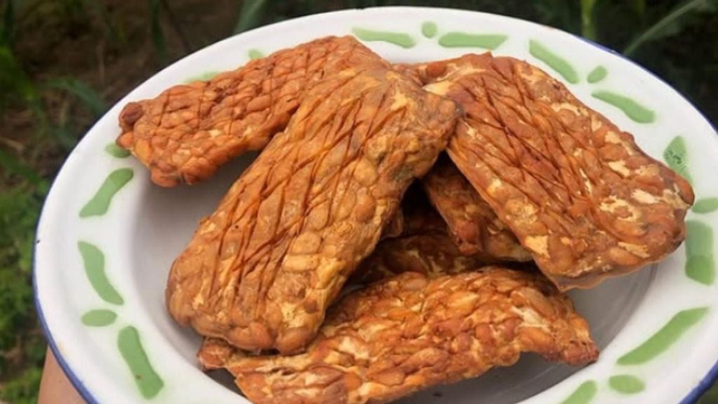 Mengapa Tempe Goreng Tak Pernah Sepi Peminat Kisah Kelezatan Yang Abadi
